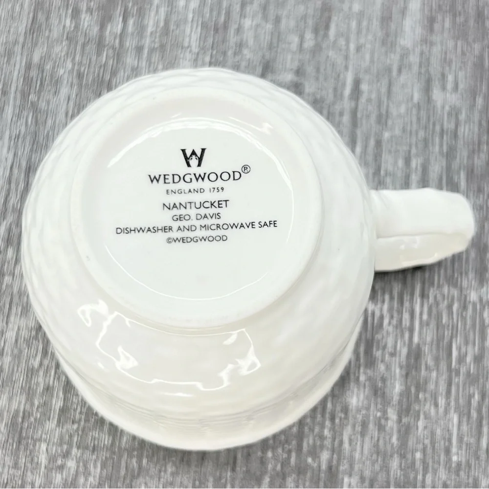 Wedgwood Nantucket Basket Teacup & Saucer White Set of 4 Bone China Tea Cup EUC